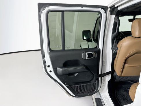 Used 2020 Jeep Wrangler Unlimited Sahara AWD/4WD image 26