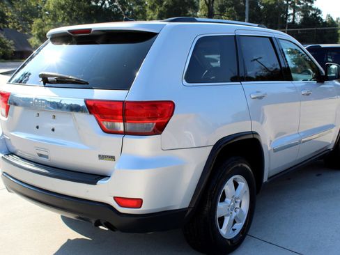 Used 2011 Jeep Grand Cherokee Laredo image 6