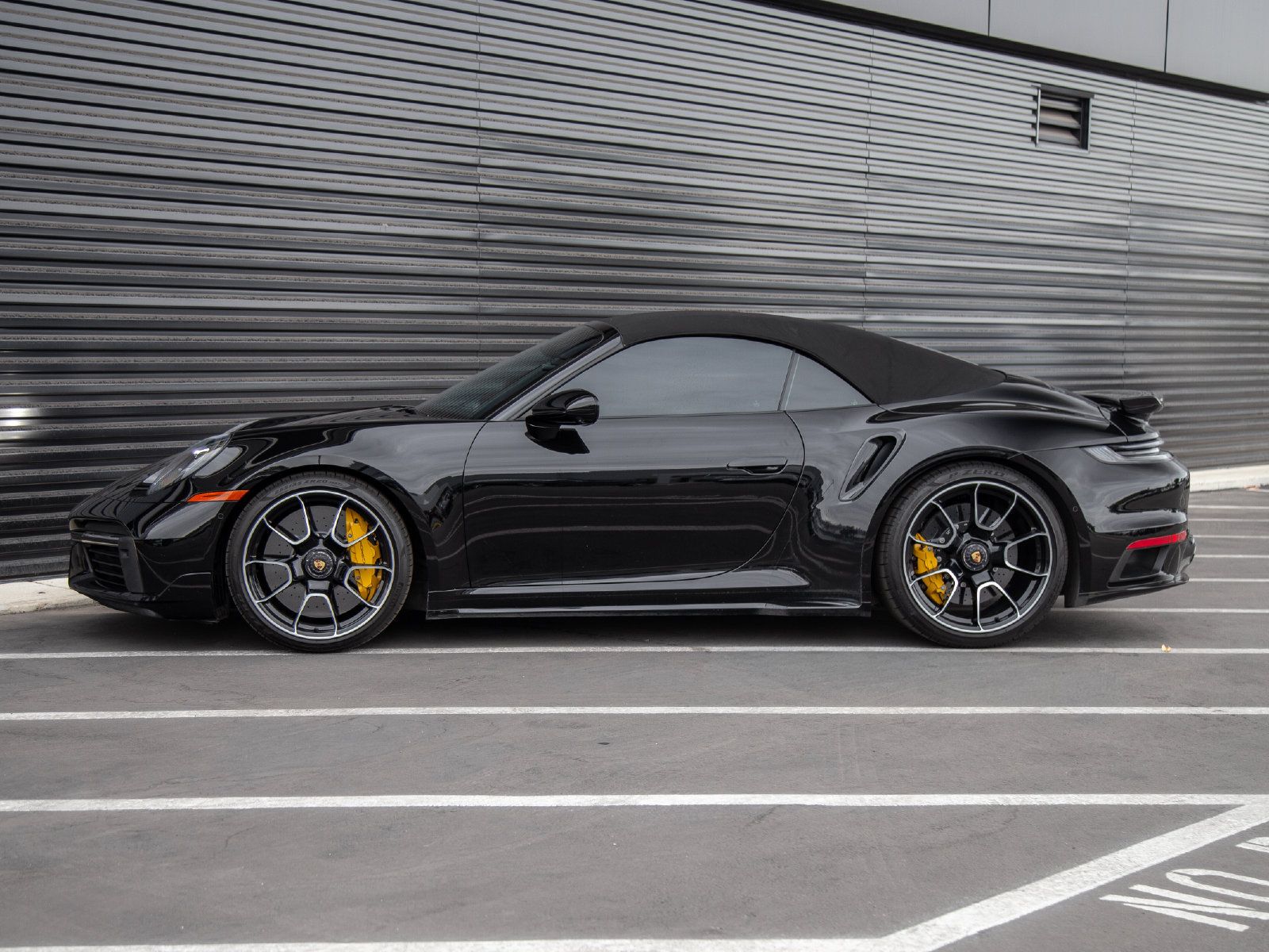 Certified 2022 Porsche 911 Turbo S AWD/4WD image 2