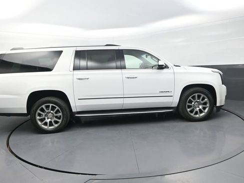Used 2019 GMC Yukon XL Denali image 18