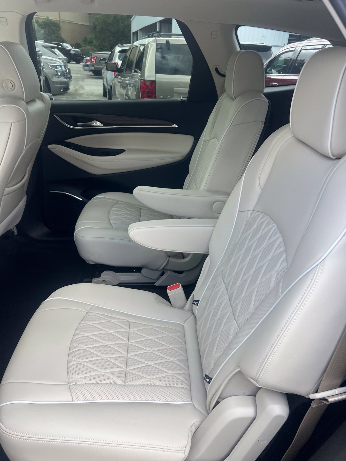 Used 2024 Buick Enclave Avenir w/ Avenir Technology Package FWD image 10