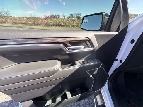 Certified 2022 Chevrolet Silverado 1500 RST image 29