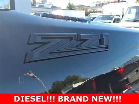 Used 2025 Chevrolet Silverado 2500 LTZ w/ LTZ Plus Package image 18