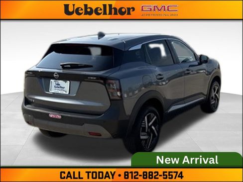 Used 2025 Nissan Kicks SV FWD image 7