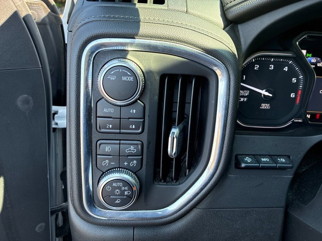 Used 2021 GMC Sierra 1500 SLT w/ SLT Premium Plus Package AWD/4WD image 22