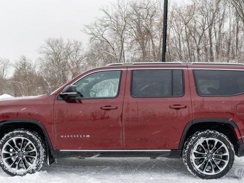 Used 2023 Jeep Wagoneer Series III w/ Premium Group I AWD/4WD image 9