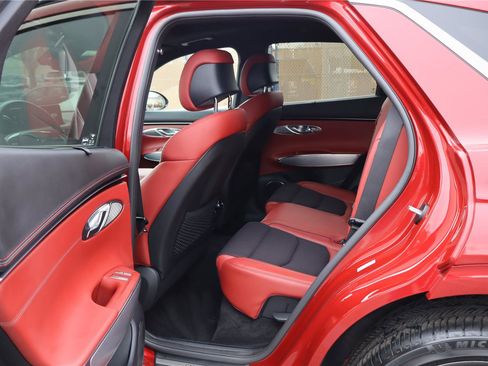 Used 2023 Genesis GV70 2.5T w/ Sport Prestige Package image 28