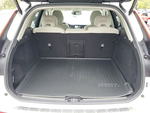 Used 2023 Volvo XC60 B5 Plus w/ Climate Package image 9