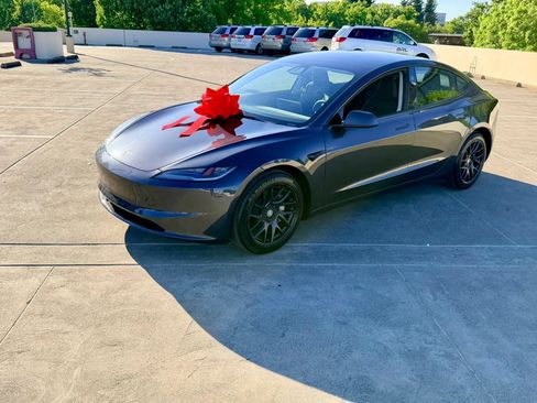 Used 2025 Tesla Model 3 Long Range RWD image 17