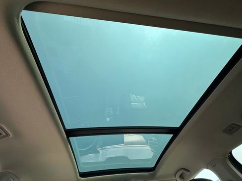 Used 2024 Volkswagen Atlas SEL Premium R-Line image 18