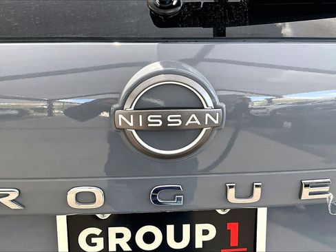 Certified 2022 Nissan Rogue Platinum w/ Head-Up Display Package FWD image 31