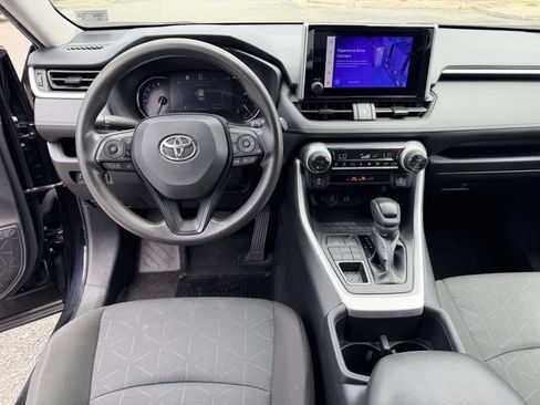 Used 2024 Toyota RAV4 XLE AWD/4WD image 17