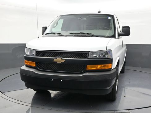 Used 2025 Chevrolet Express 2500 w/ Driver Convenience Package RWD image 8
