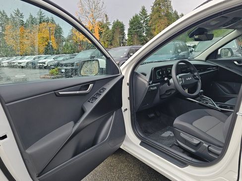 New 2026 Kia Niro LX image 20