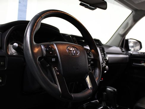Used 2020 Toyota 4Runner TRD Off-Road Premium w/ Moonroof Package AWD/4WD image 26