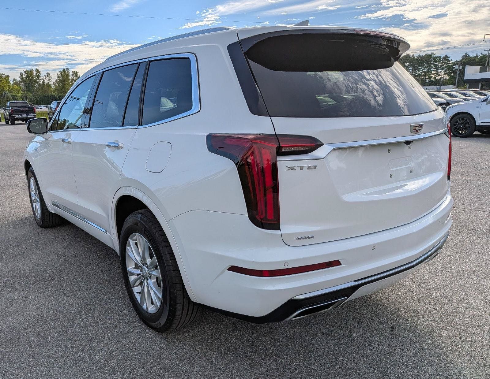Used 2024 Cadillac XT6 Luxury w/ LPO, Floor Liner Package AWD/4WD image 8