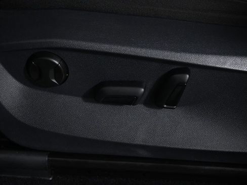 Used 2022 Volkswagen Tiguan SE R-Line AWD/4WD image 28