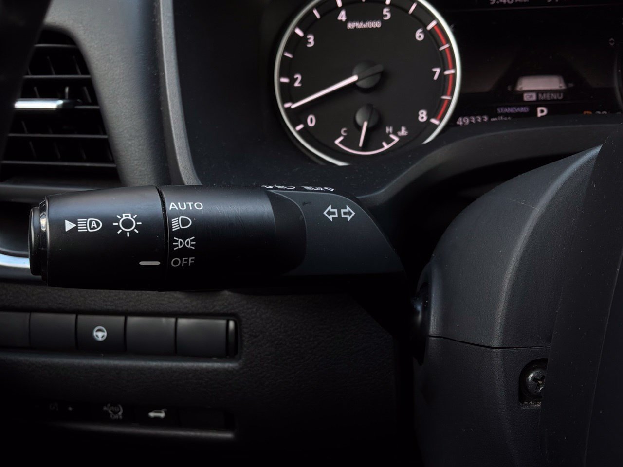 Used 2025 Nissan Rogue SV FWD image 38