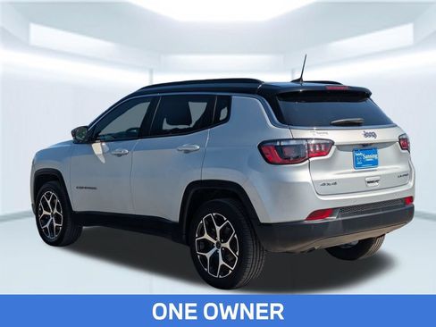 Used 2025 Jeep Compass Limited AWD/4WD image 3