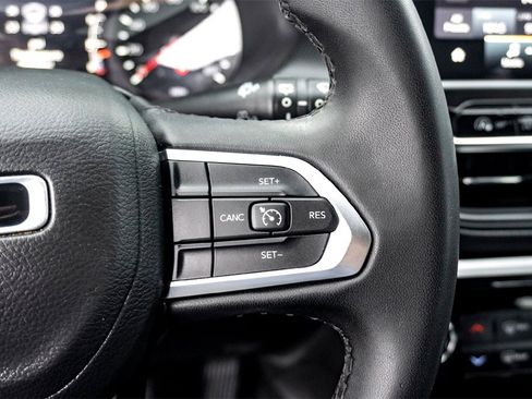 Used 2025 Jeep Compass Latitude w/ Altitude Special Edition image 20