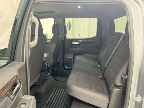 Used 2025 Chevrolet Silverado 1500 LT AWD/4WD image 23
