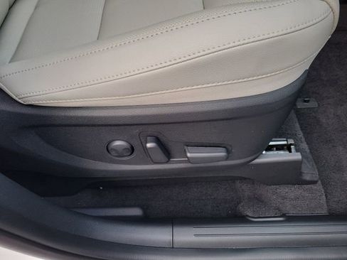 Used 2025 Kia Telluride EX image 36