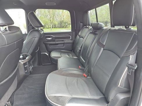 Used 2025 RAM 2500 Laramie AWD/4WD image 17
