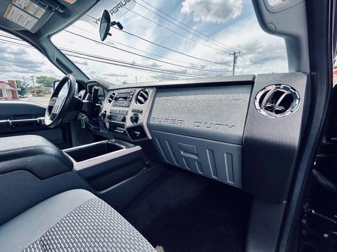 Used 2014 Ford F250 XLT w/ XLT Interior Package image 33