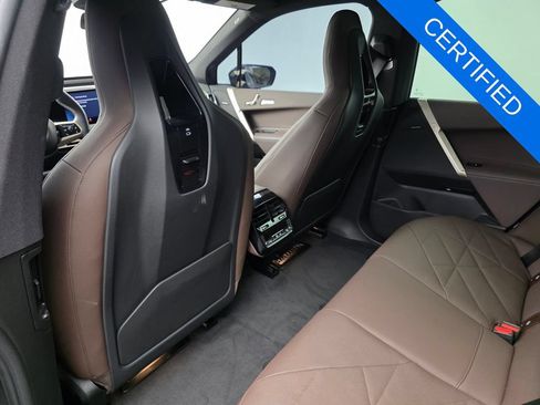 Used 2024 BMW iX xDrive50 w/ Premium Package AWD/4WD image 15