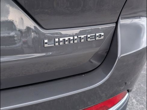 Used 2022 Jeep Grand Cherokee Limited RWD image 22