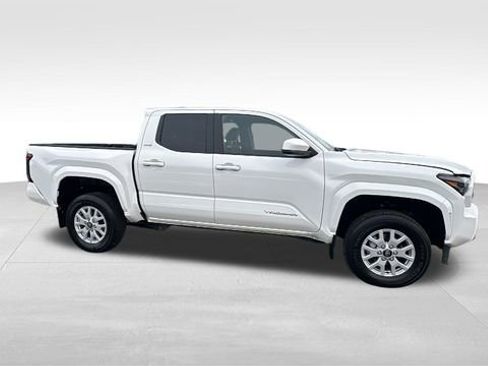 Used 2024 Toyota Tacoma SR5 image 33