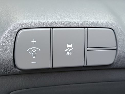 Certified 2025 Hyundai Elantra Sport FWD image 19