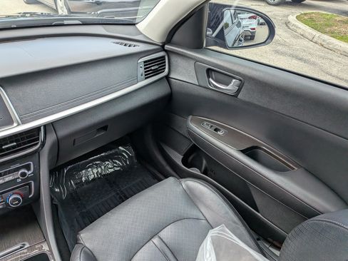 Used 2019 Kia Optima EX FWD image 18