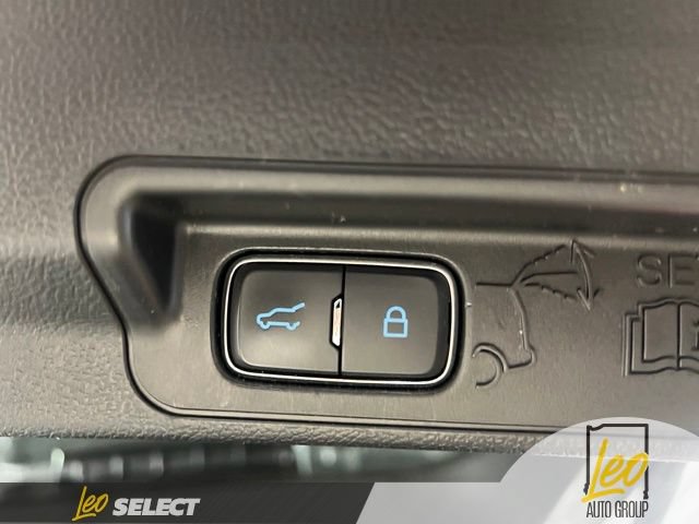 Used 2020 Ford Explorer XLT w/ Comfort Package AWD/4WD image 25