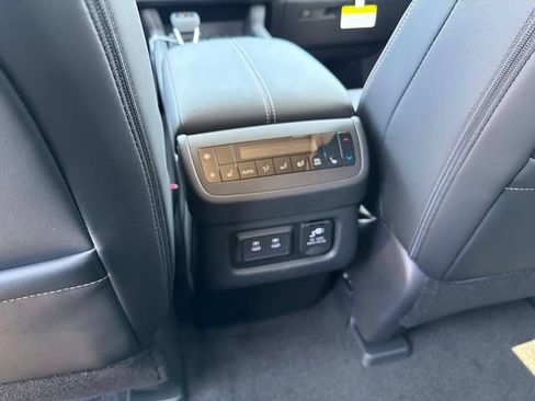 New 2026 Nissan Pathfinder Platinum w/ Accent Package AWD/4WD image 17