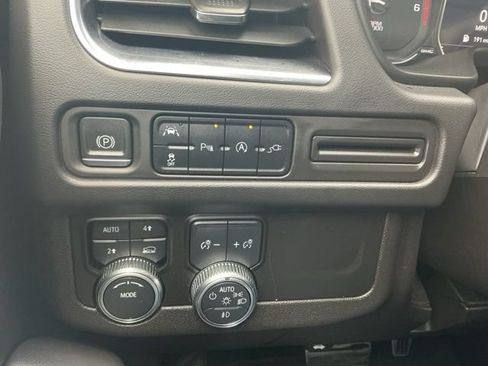 Used 2021 GMC Yukon SLT AWD/4WD image 11