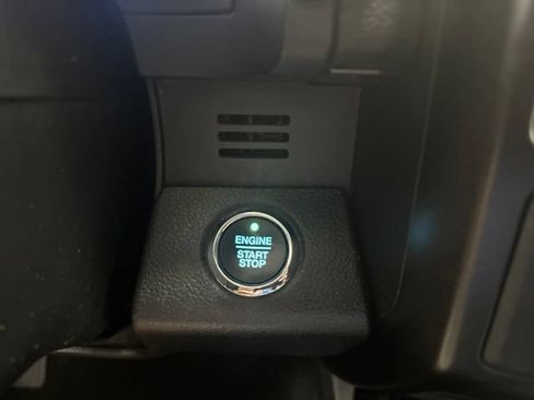 Used 2019 Ford Expedition Limited w/ Equipment Group 302A AWD/4WD image 16