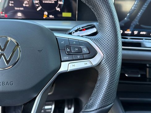 New 2026 Volkswagen Tiguan SE R-Line FWD image 16