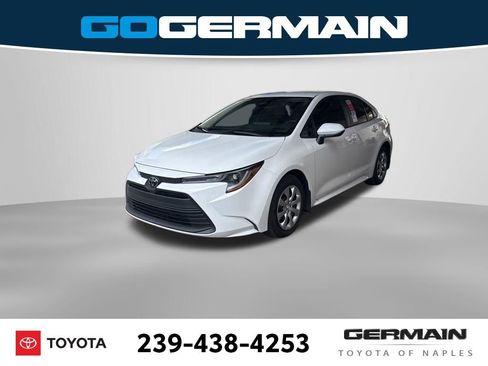 Used 2025 Toyota Corolla LE image 1