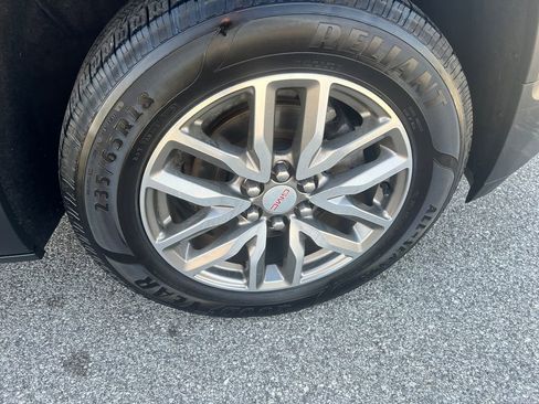 Used 2019 GMC Acadia SLE w/ Driver Alert Package I image 38