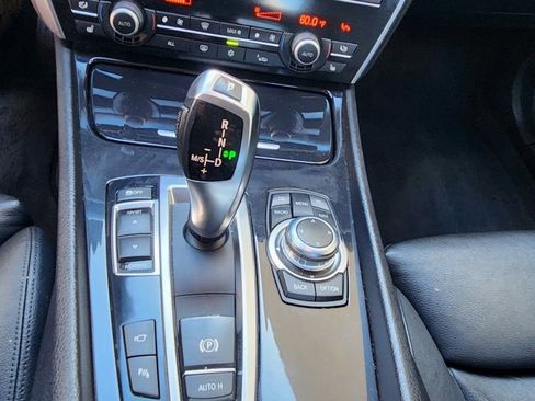 Used 2011 BMW 550i Gran Turismo image 15