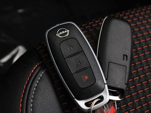 Certified 2025 Nissan Kicks SR image 29