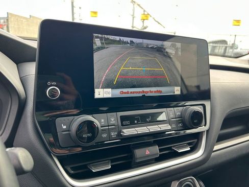 Used 2024 Toyota Grand Highlander XLE image 19