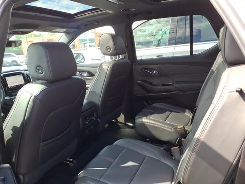 Used 2023 Chevrolet Traverse RS AWD/4WD image 14