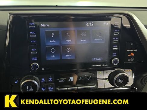 Used 2022 Toyota Highlander XLE AWD/4WD image 16