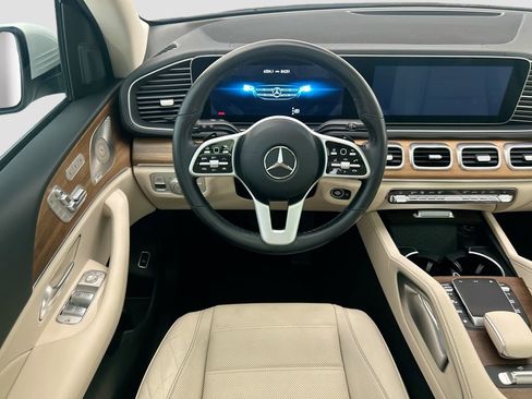 Used 2021 Mercedes-Benz GLS 450 4MATIC image 10