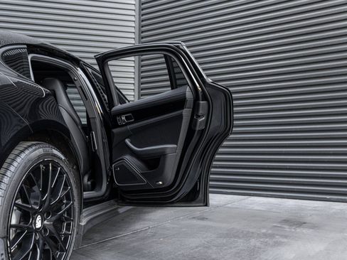 Certified 2023 Porsche Panamera image 29