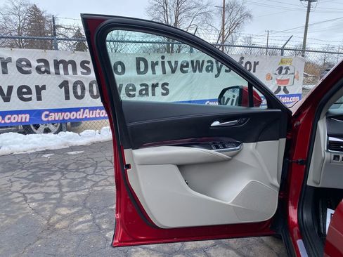 Used 2021 Cadillac XT4 Luxury image 12