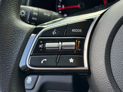 Used 2024 Kia Forte LXS w/ LXS Technology Package FWD image 18
