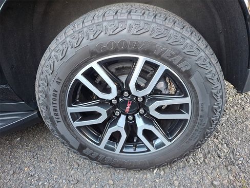 Certified 2024 GMC Yukon XL AT4 w/ Technology Package image 5